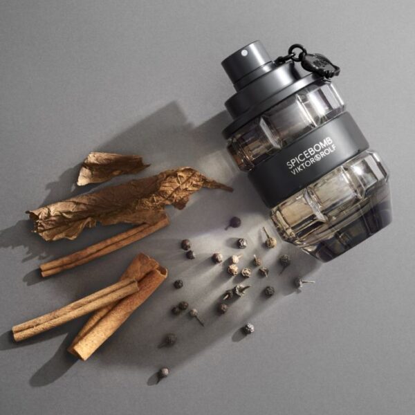 E.S.18  SPICEBOMB VICTOR&ROLF 2012